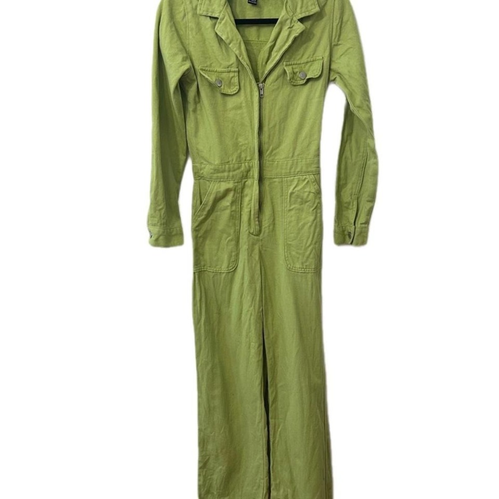 Forever‎ 21 long sleeve green jumpsuit with zipper Size S